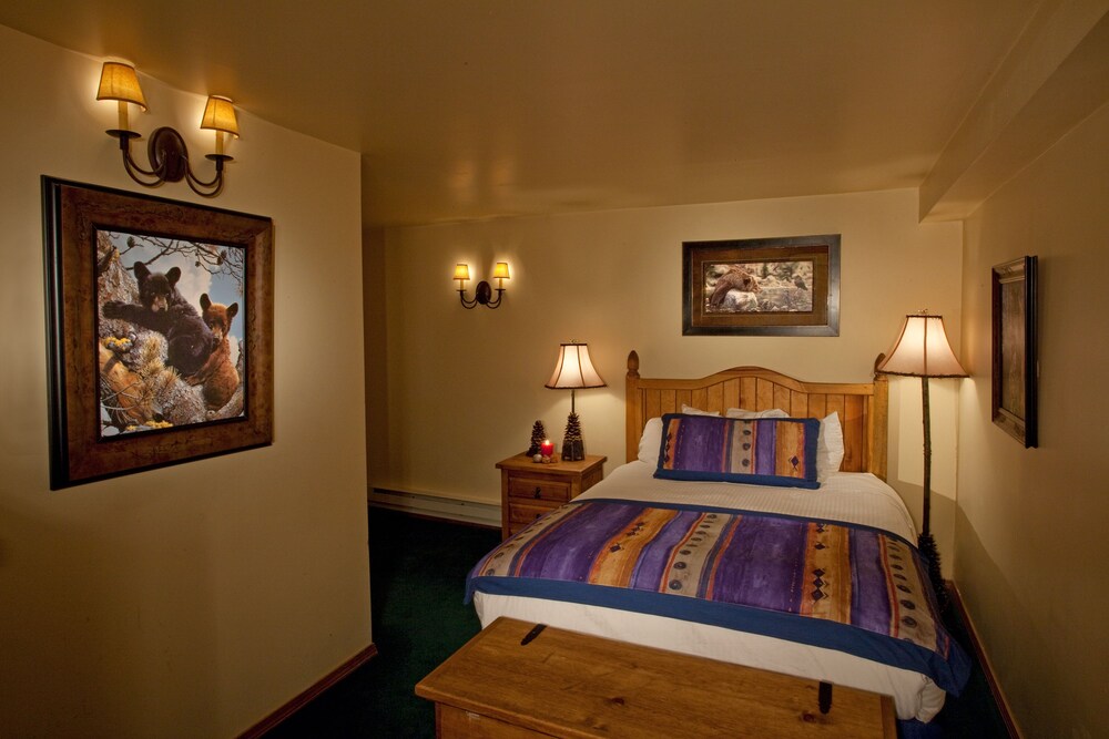 Alpine Village Suites - photo 22