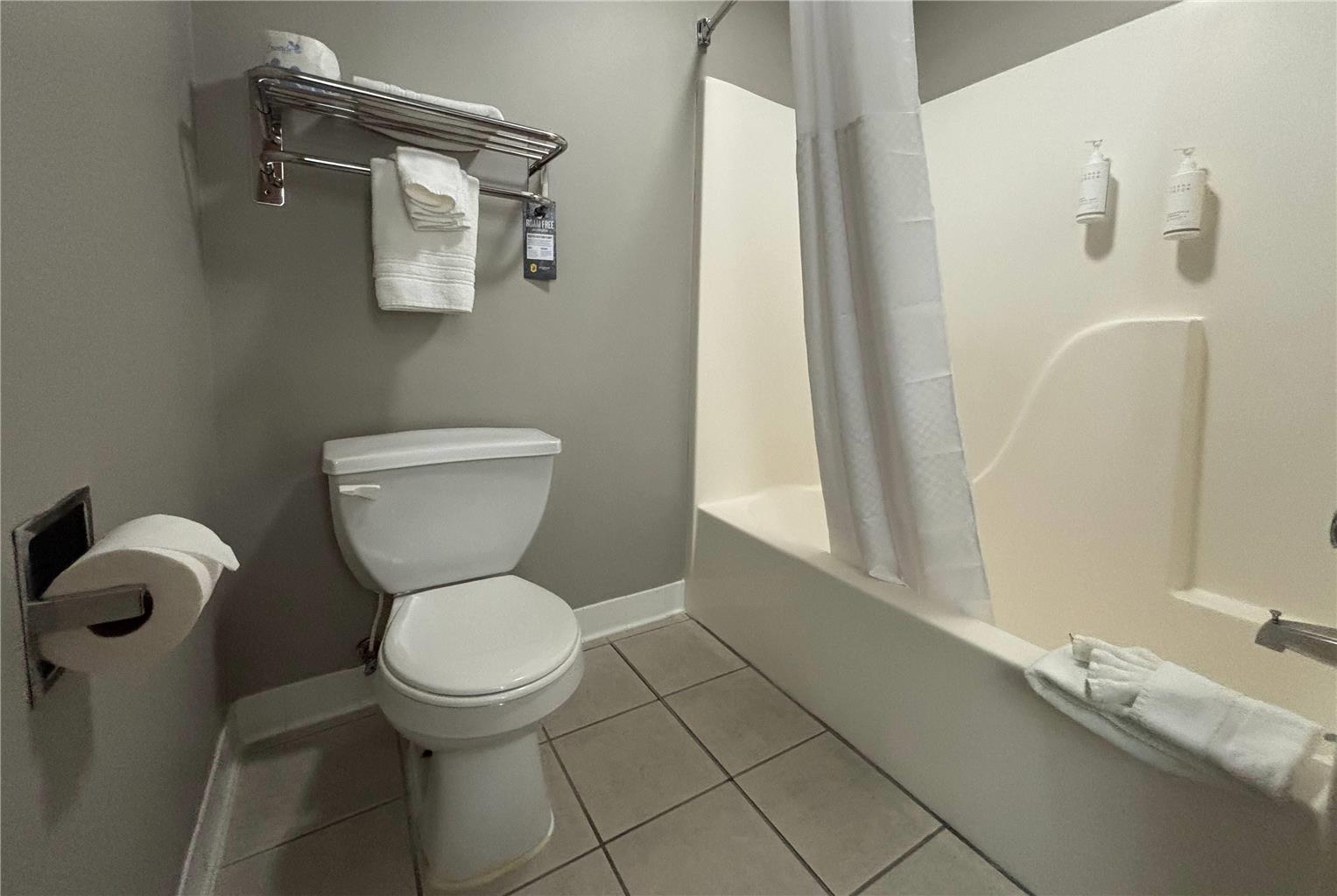 Super 8 by Wyndham Mt. Carmel IL - photo 17