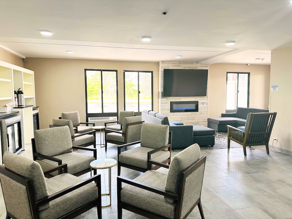 Country Inn & Suites by Radisson Canton near Hall - photo 3