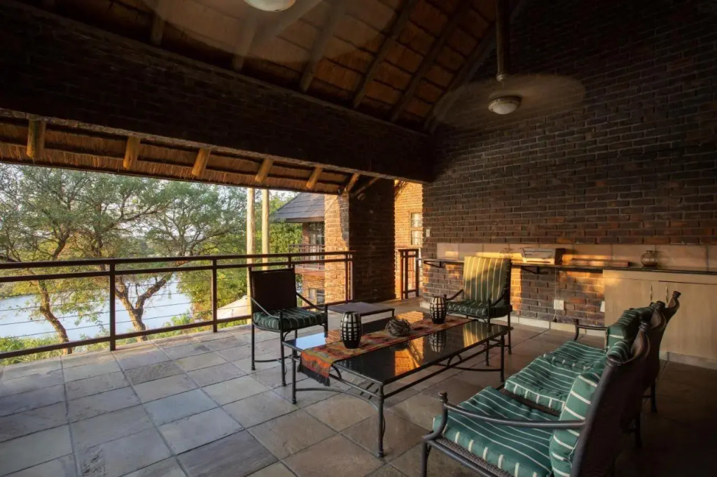 Hippo Hills Lodge Ngwenya — 4-Star Luxury Hotel in Komatipoort, South Africa