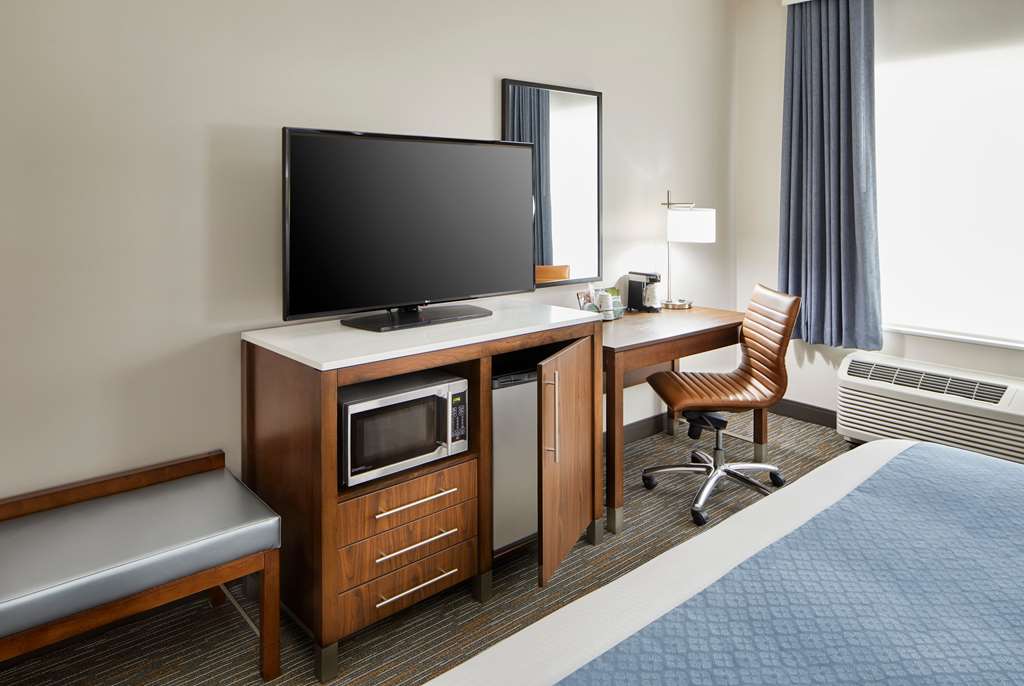 Wingate by Wyndham Hurricane WV - photo 10