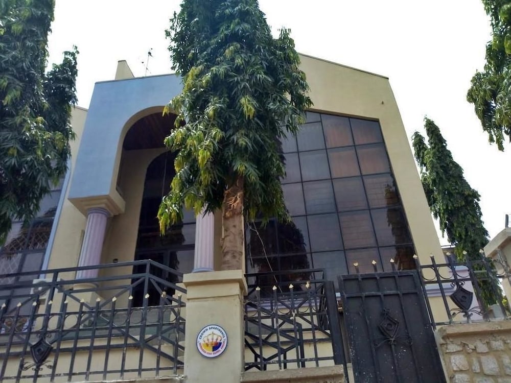 Crown Apts Ext'd Stay Suite