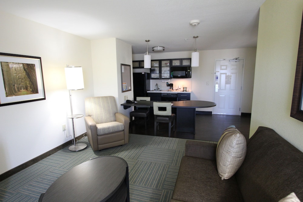 Candlewood Suites Greenville by IHG - photo 21