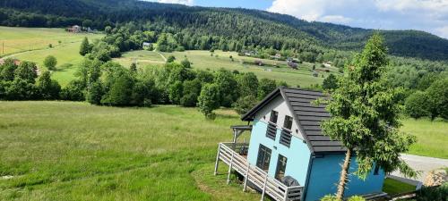 Domek Niebieski W Beskidzie Małym — hotel in Slemien