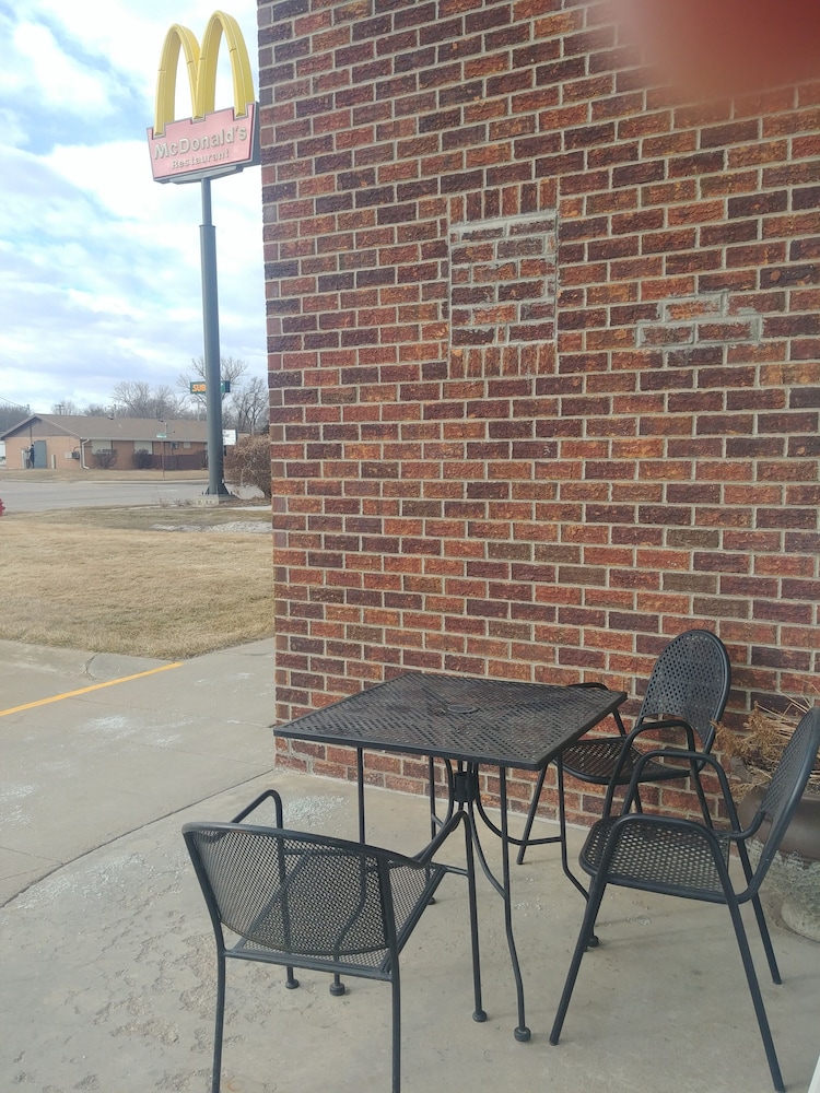 Boarders Inn & Suites by Cobblestone Hotels Broken Bow - photo 24