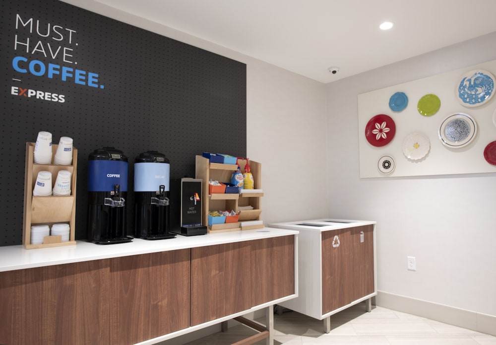 Holiday Inn Express & Suites Jersey City Holland Tunnel by IHG - photo 25