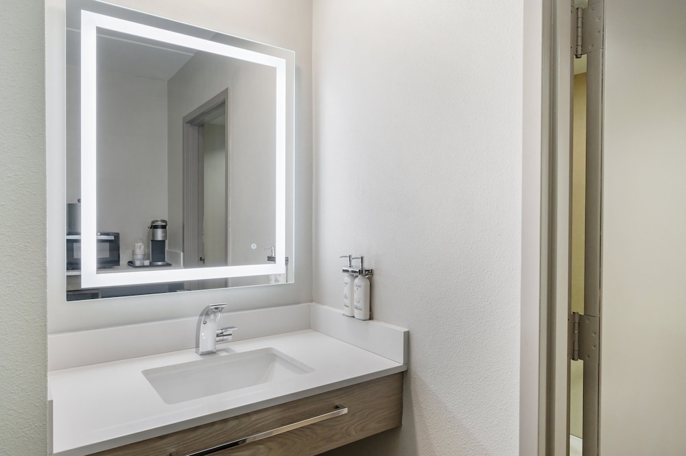 Holiday Inn Express Greencastle by IHG - photo 18