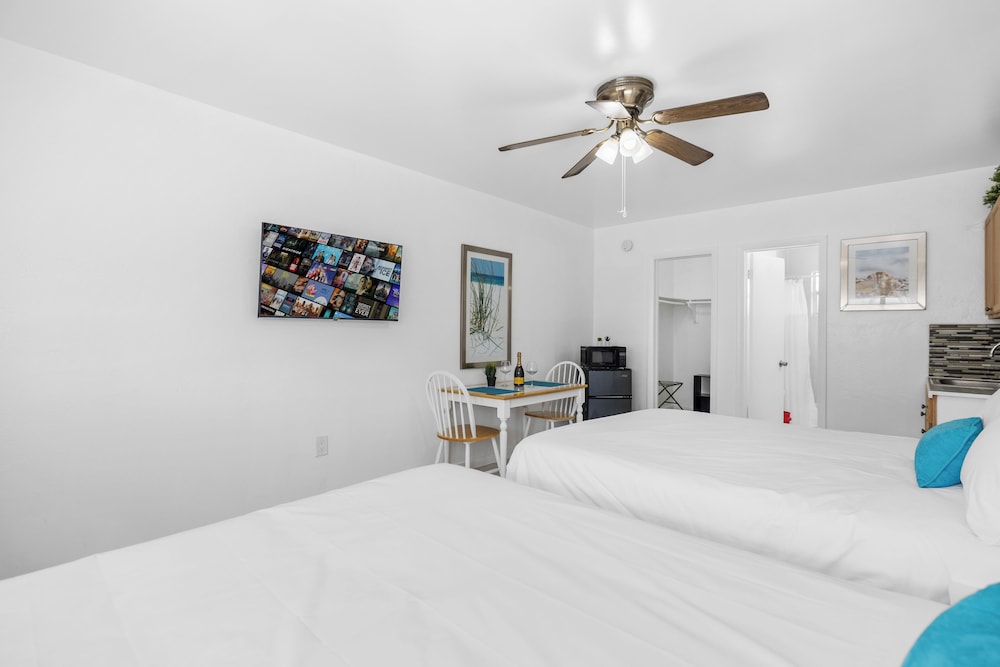Sunset Inn Hallandale Beach - photo 19