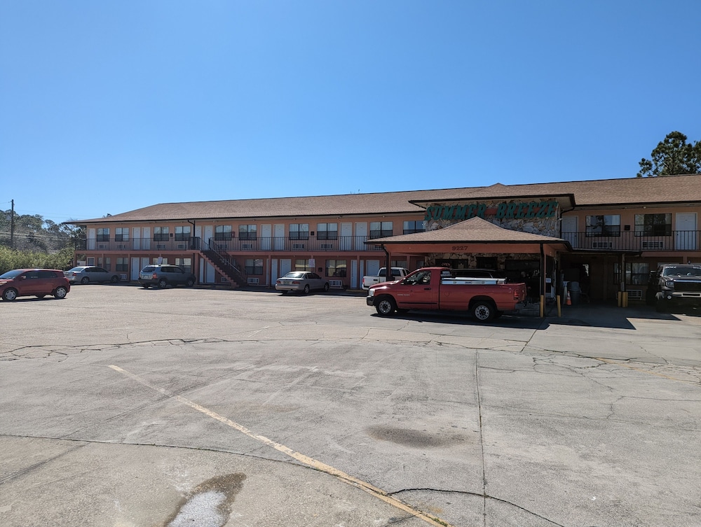 Summer Breeze Motel - photo 45