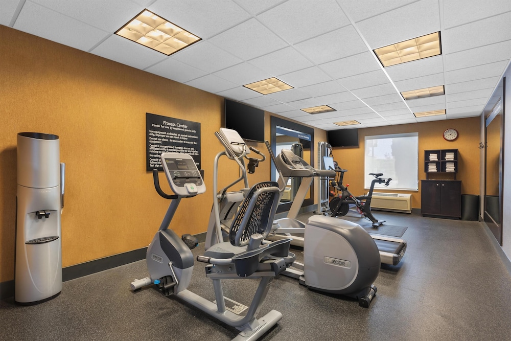 Hampton Inn Pendleton - photo 25