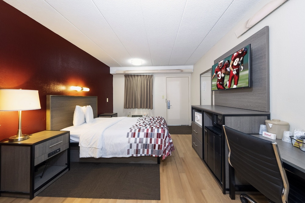 Red Roof Inn Edison - photo 5