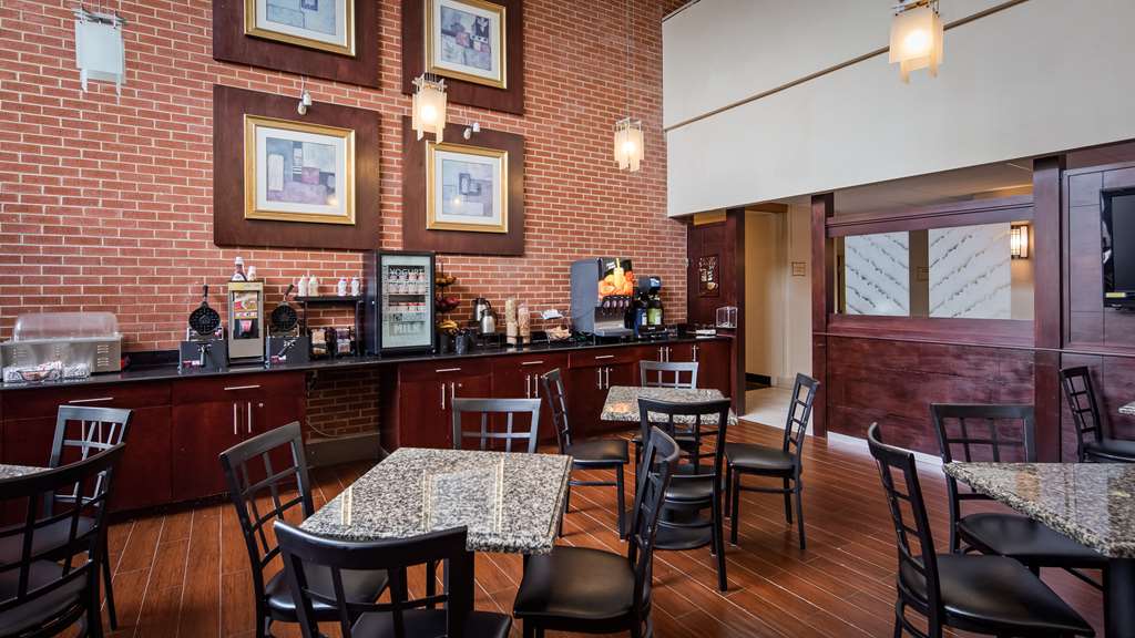 Best Western Plus Reading Inn & Suites - photo 9