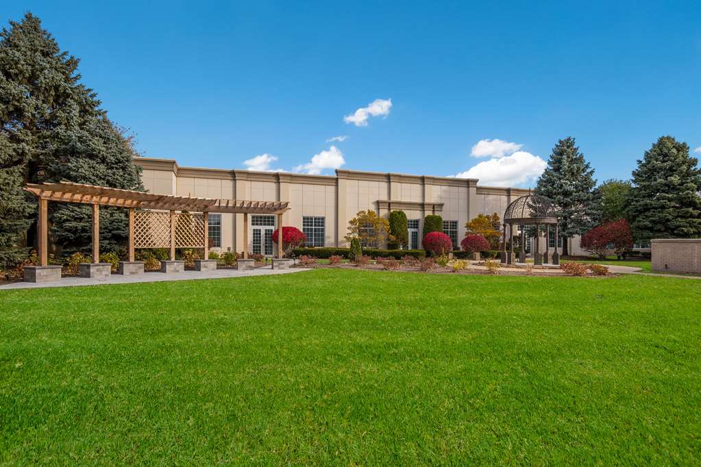 Clarion Hotel & Convention Center Joliet - photo 4