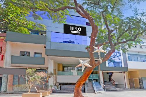 Hotel O Rawatpur Metro Station in Kanpur, India