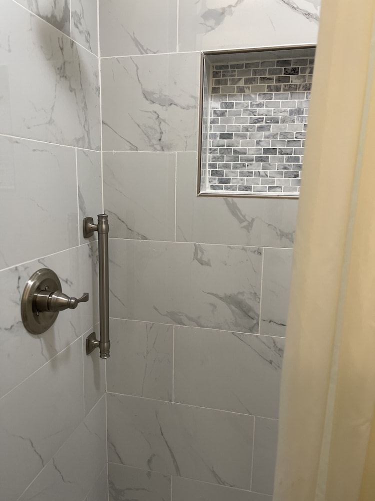 The Palomar Inn - photo 14