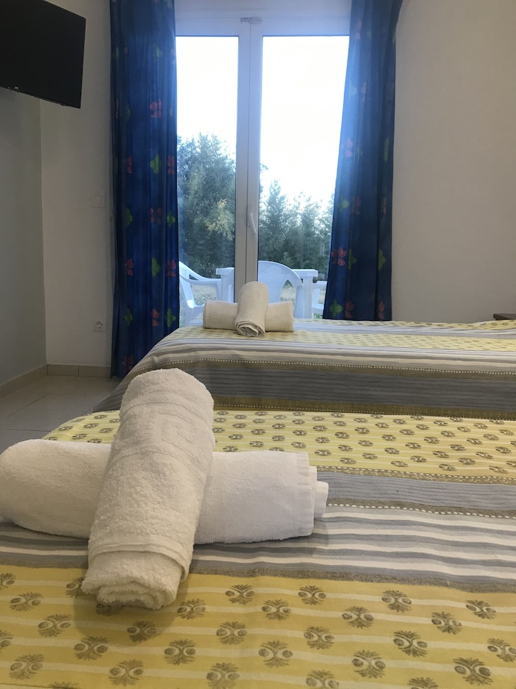 Room studio Banos Apartments and Swimmin — 4-Star Luxury Hotel in Corfu, Greece
