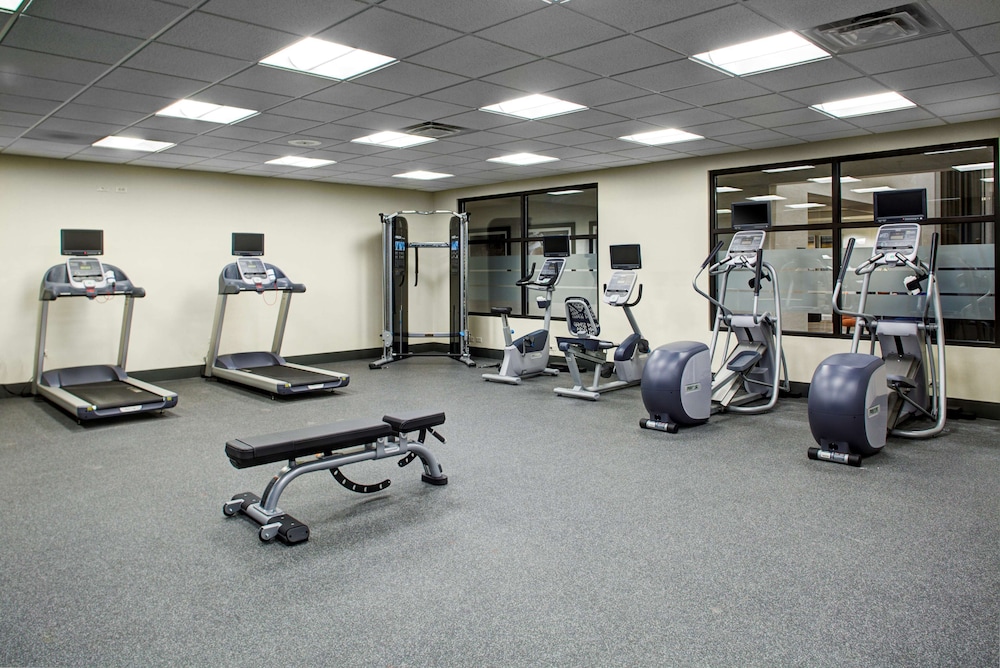 Hampton Inn & Suites Pittsburg Kansas Crossing - photo 23