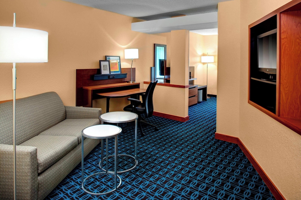 Fairfield by Marriott Inn & Suites Emporia I 95 - photo 15