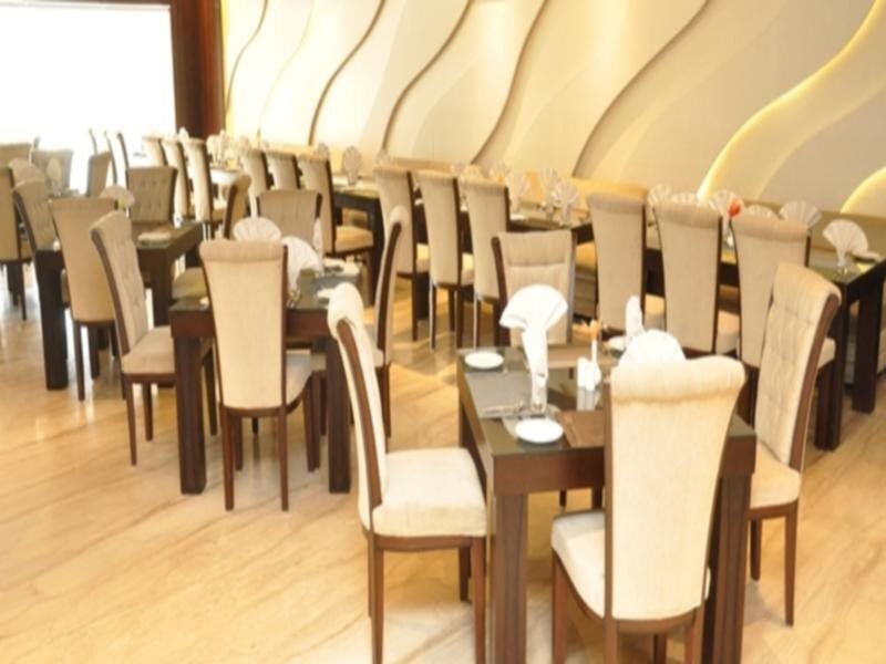 UNA Smart Radiant Plaza Hotel