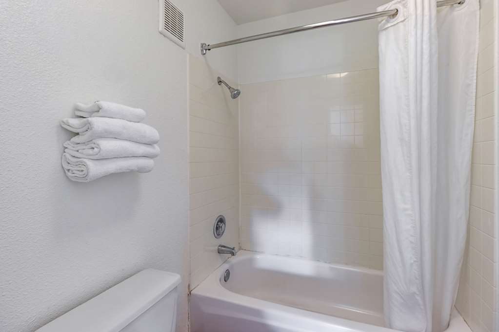 Motel 6 Beaverton OR - photo 20