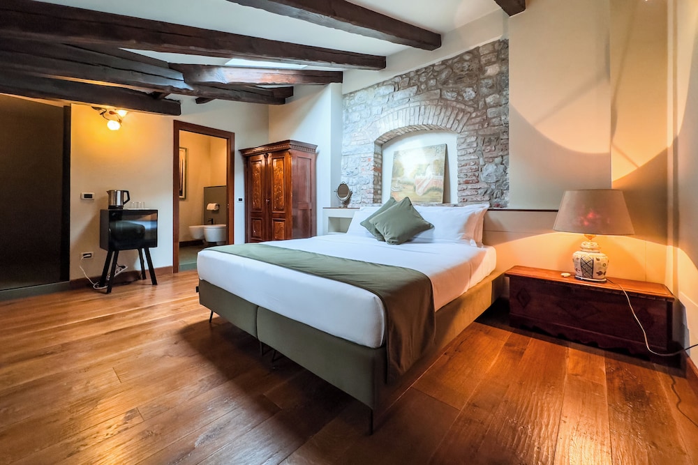 1448 Antica Dimora Al Merlo Bianco — 4-Star Luxury Hotel in Cividale Del Friuli, Italy