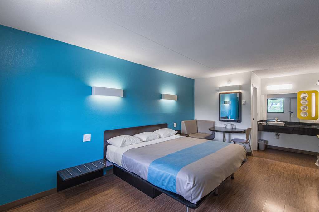 Motel 6 Overland Park KS - photo 9