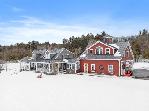 Mountain View Suite — 4-Star Luxury Hotel in Danbury, United States