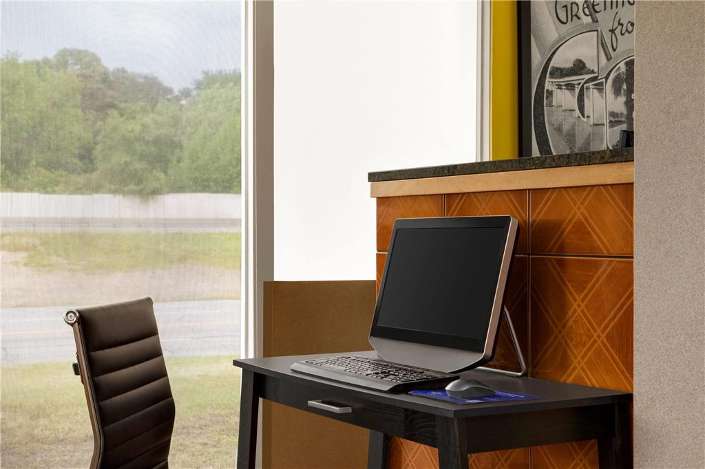 Super 8 by Wyndham Macon GA in Macon, United States