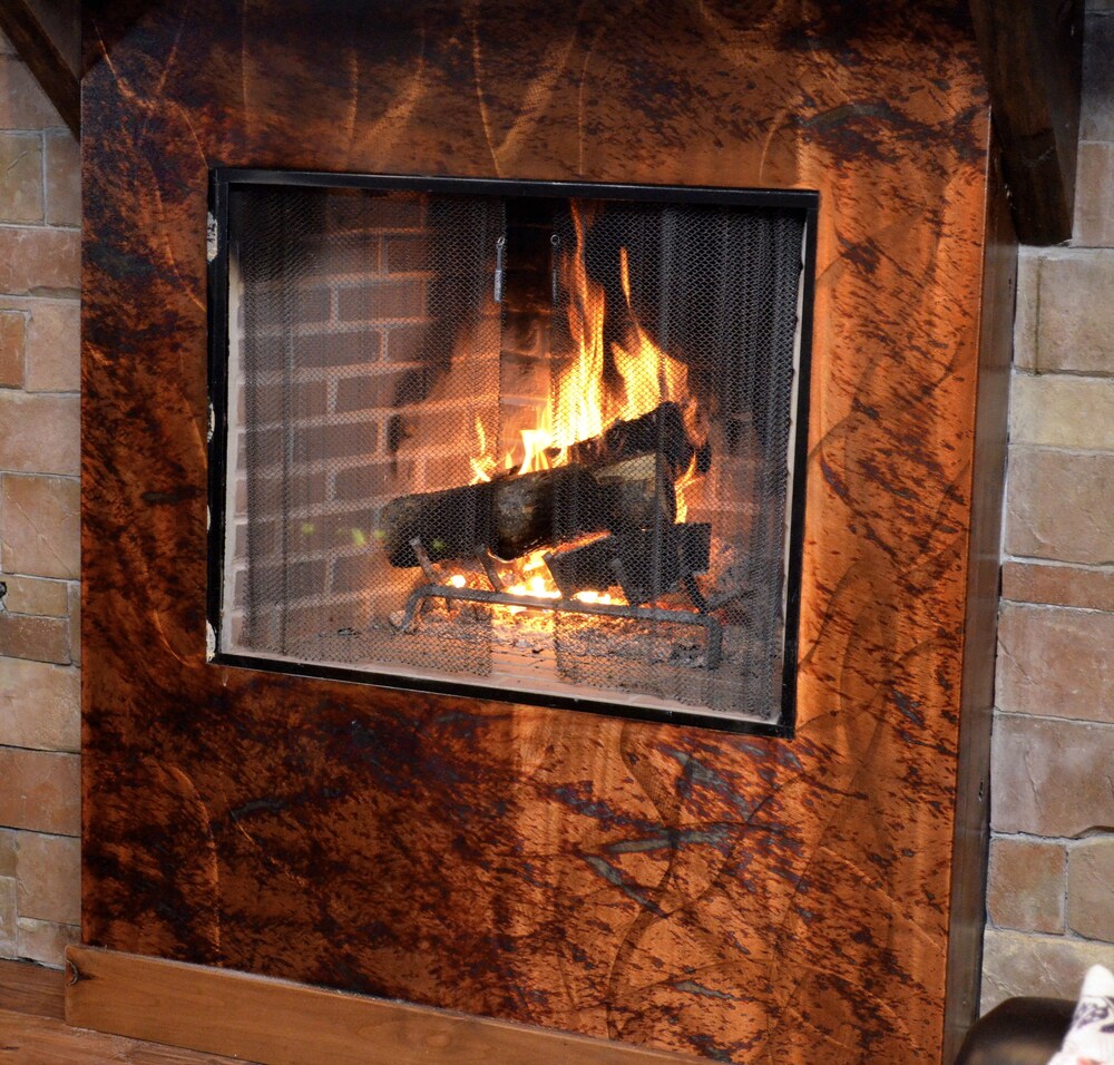 Torchlight Inn - photo 2