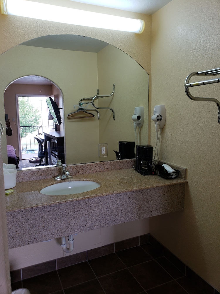 Taylor village inn and suites - photo 19