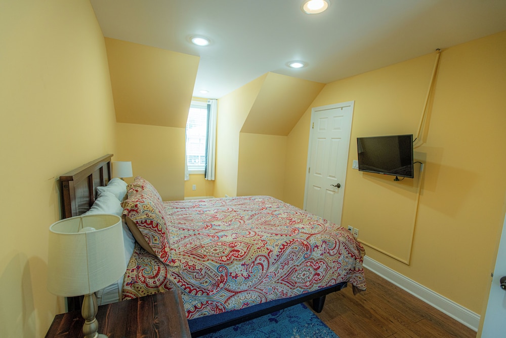 Howard's Creek Inn - photo 7