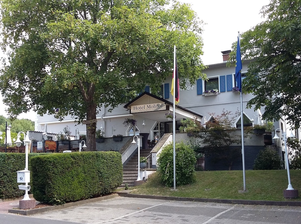 Hotel Restaurant Molitor — hotel in Bad Homburg Vor Der Hoehe