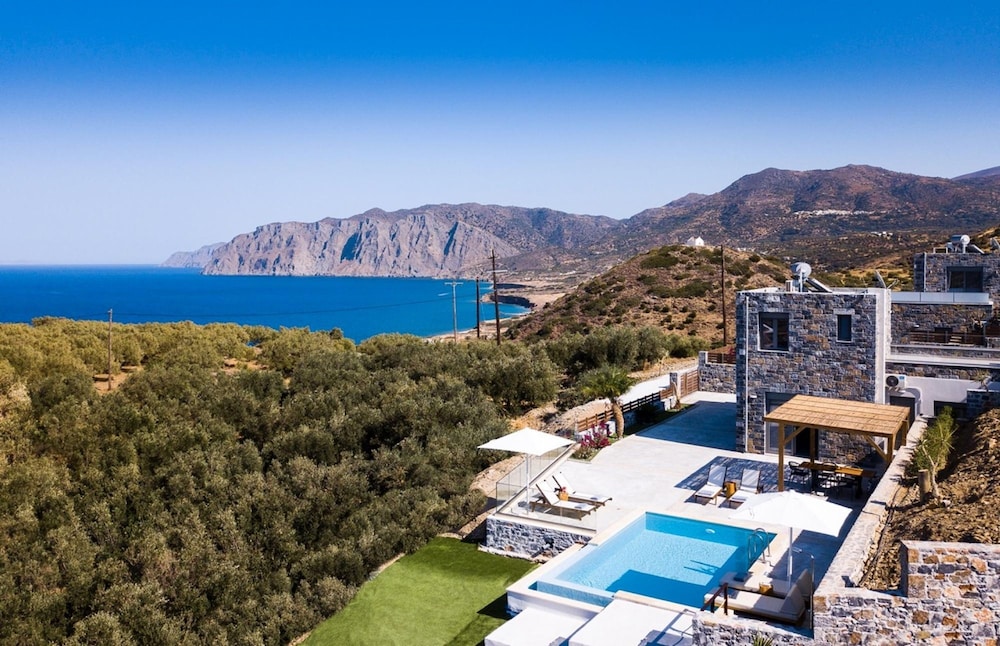 Mochlos Harbour View 3 bed Villa With sea Views — 4-Star Luxury Hotel in Sitia, Greece