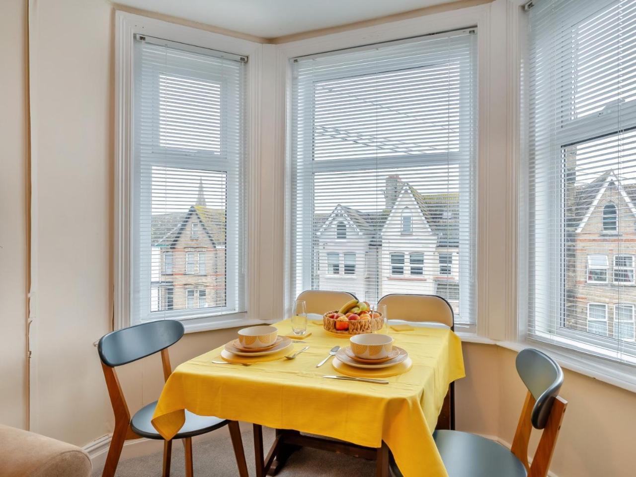 2 Bed in Weymouth 93560 in Weymouth, United Kingdom