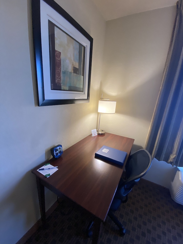Cobblestone Hotel & Suites Broken Bow - photo 34