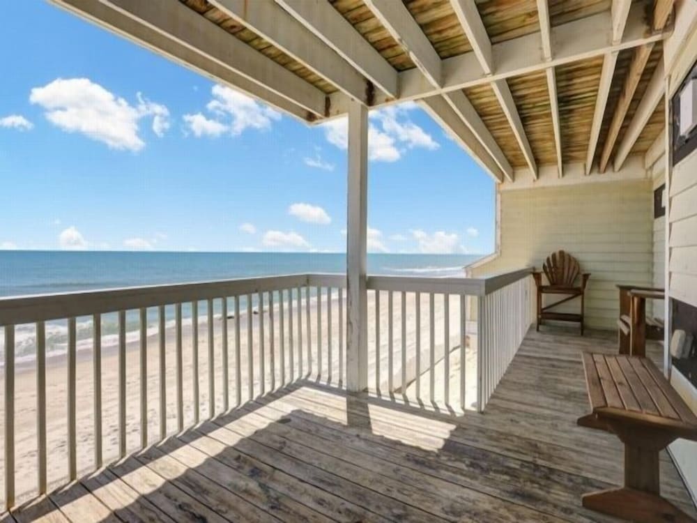 Beach Blanket Spacious Condo With Private Beach Access And Resort Amenities 3 Bedroom Condo by RedAwning in Kure Beach, United States
