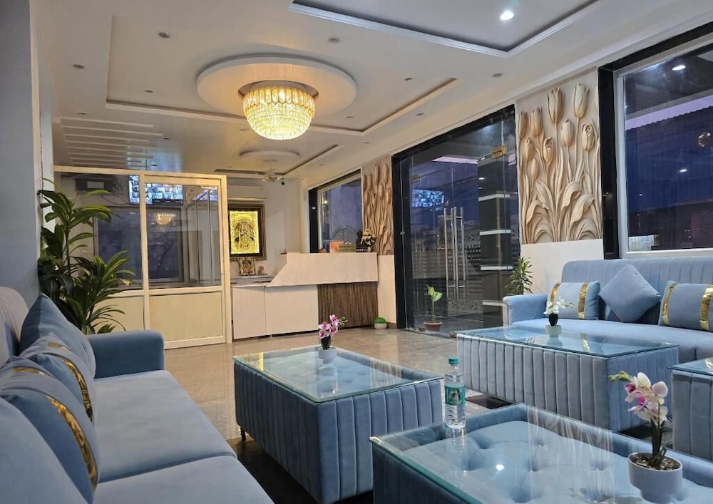 Les Volets Bleus - carbon neutral hotel in Unknown City