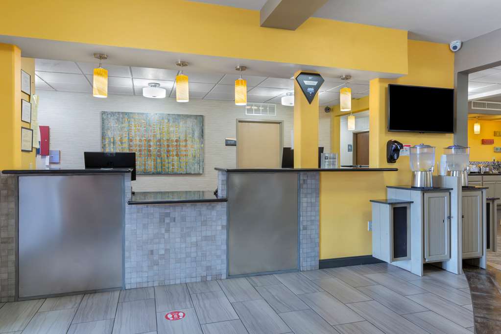 Best Western Plus The Four Corners Inn - photo 10