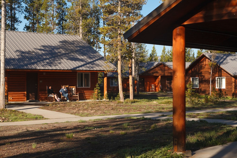 Headwater S Lodge Cabins At Flagg Ranch - photo 33