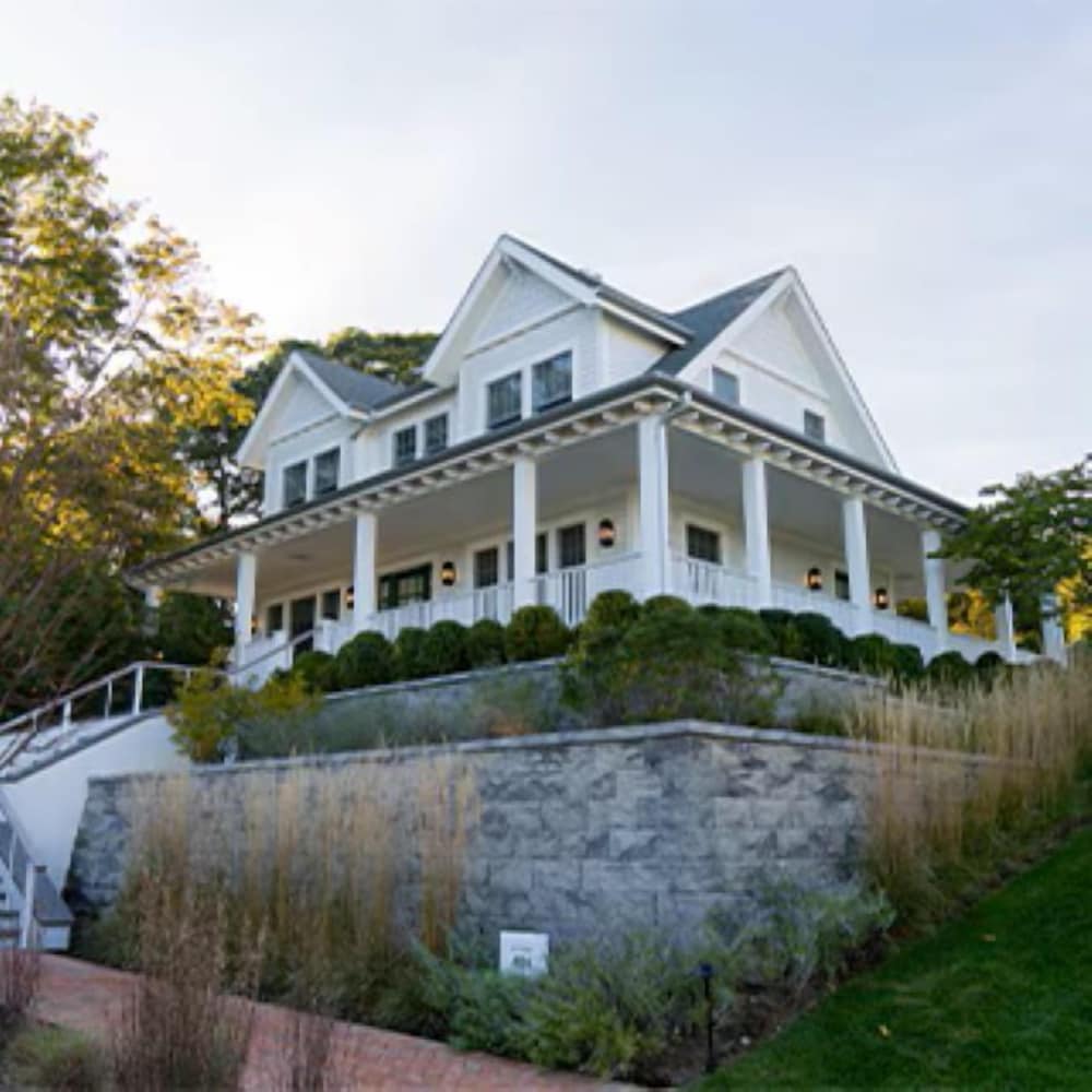 Canoe Place Inn and Cottages - photo 18