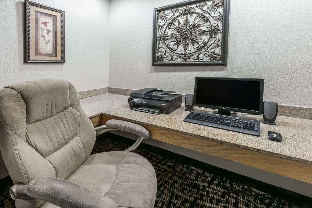 Ramada by Wyndham Oklahoma City Airport North - photo 17