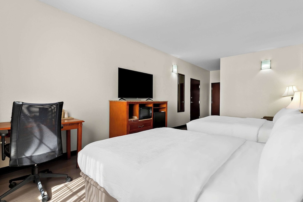 Days Inn & Suites by Wyndham McAlester - photo 5