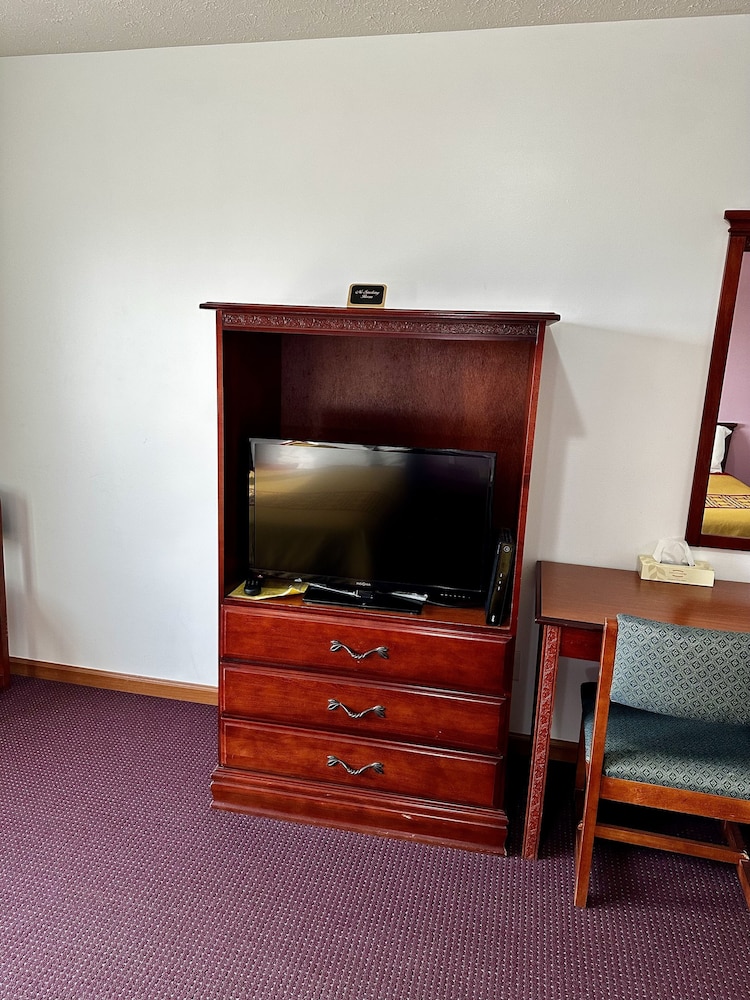 Attica Inn - photo 27