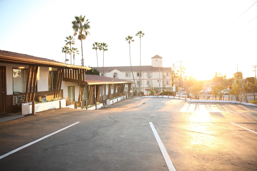 West Coast Surf and Stay - photo 33