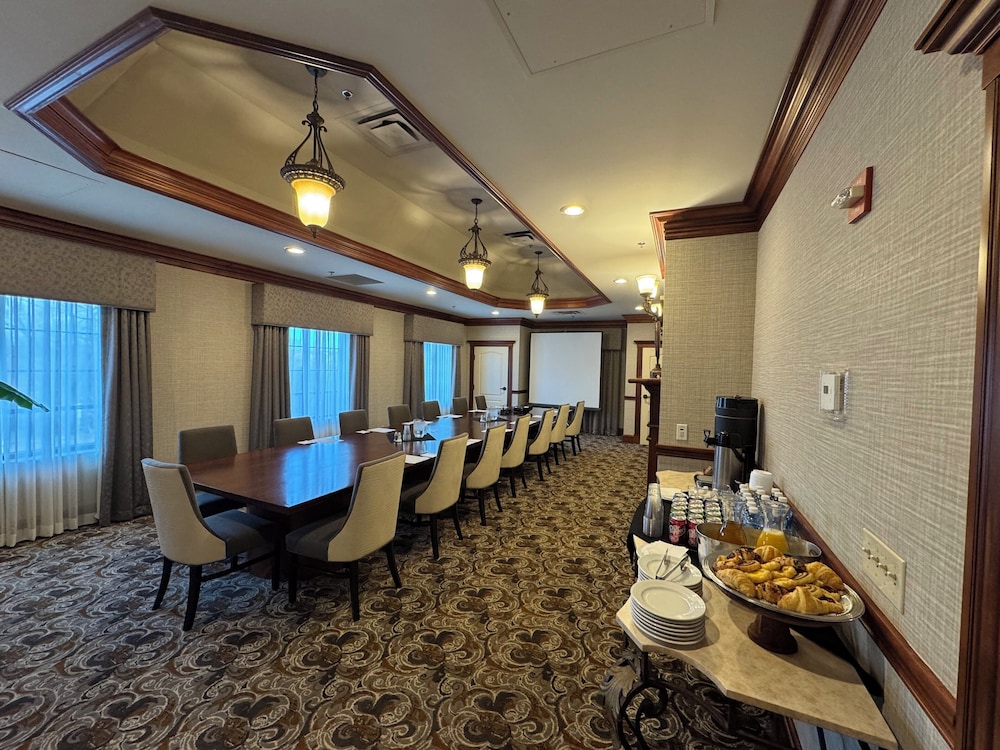 Holiday Inn Hotel & Suites Minneapolis Lakeville by IHG - photo 43