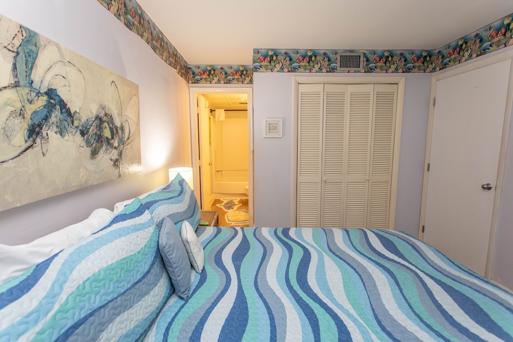 Royal Garden Resort 415 2 Bedroom Condo by RedAwning - photo 7