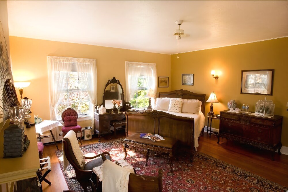 The Applewood Manor - photo 12