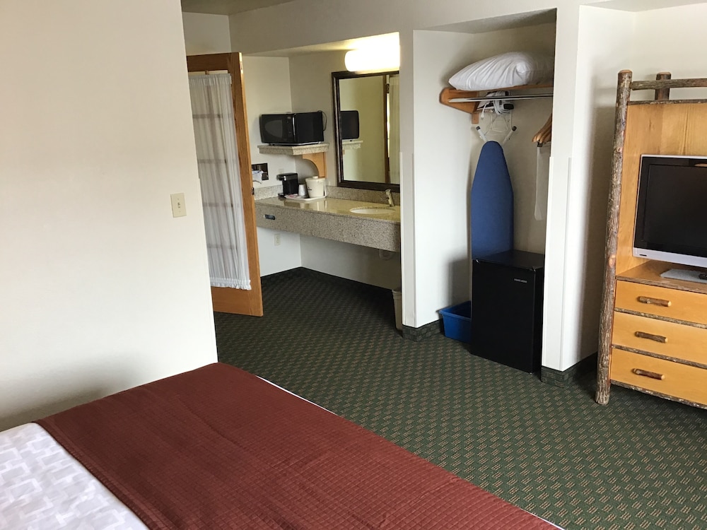 AmericInn by Wyndham Cody - photo 24