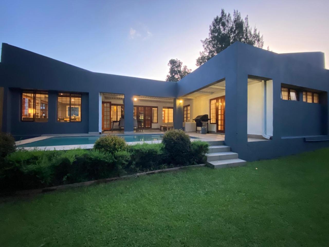 The Little Mongrel Deluxe Space Bryanston — 4-Star Luxury Hotel in Johannesburg, South Africa