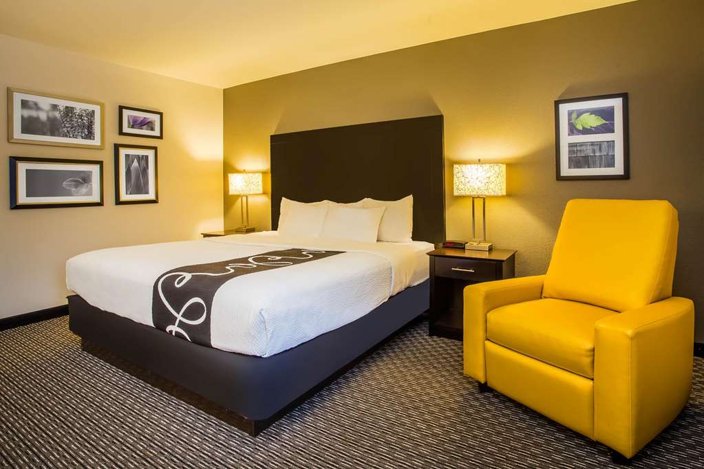 La Quinta Inn by Wyndham Oshkosh - photo 32